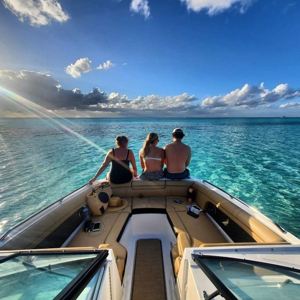 Sea Ray Modelo 2020 28ft - Image 2