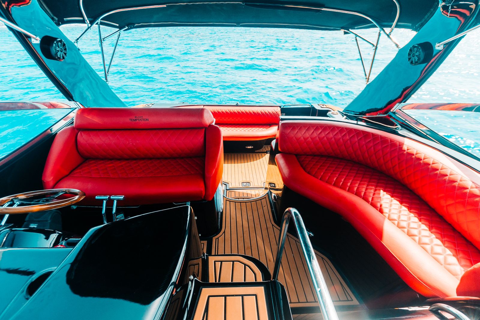 Cruiser Black Edition XLE 44ft - Image 2