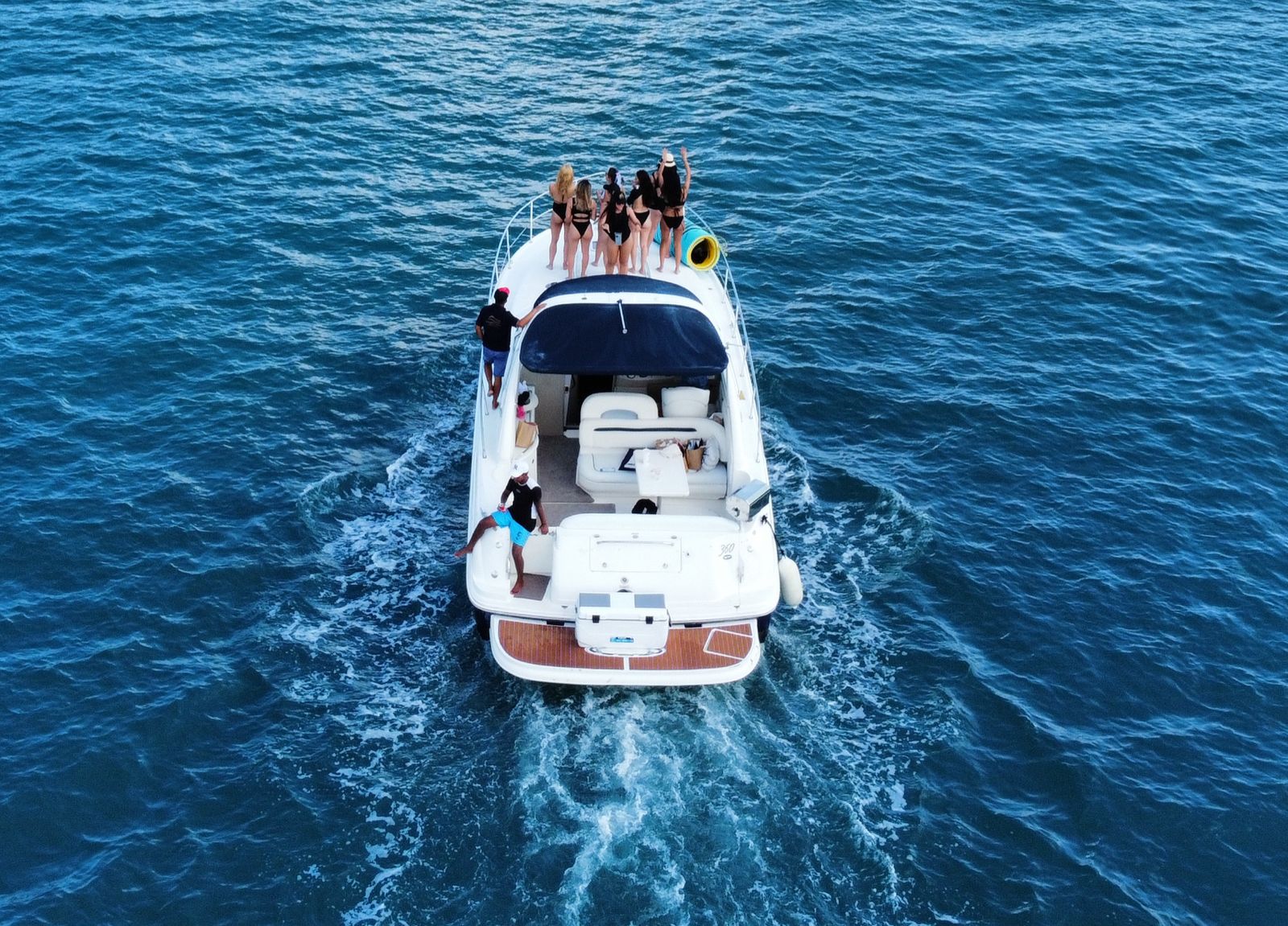 Sea Ray Legacy Class XLE 40ft - Image 2