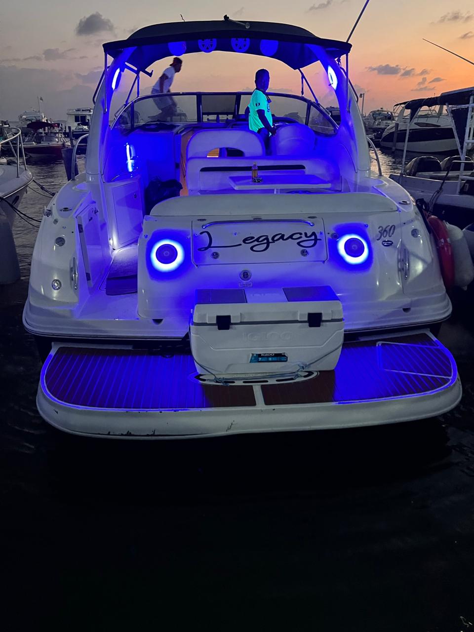 Sea Ray Legacy Class XLE 40ft - Image 9